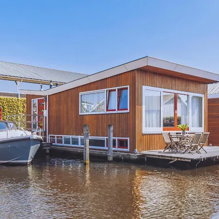 Woude Botel Uitgeest