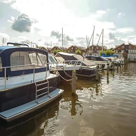 Botel Woude
