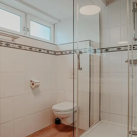Woude 4* Uitgeest