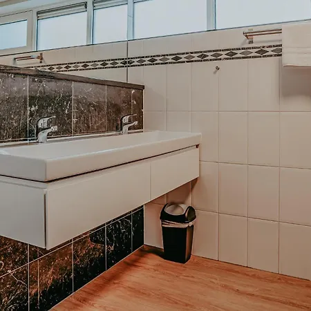 Woude Bateau-hôtel 4*