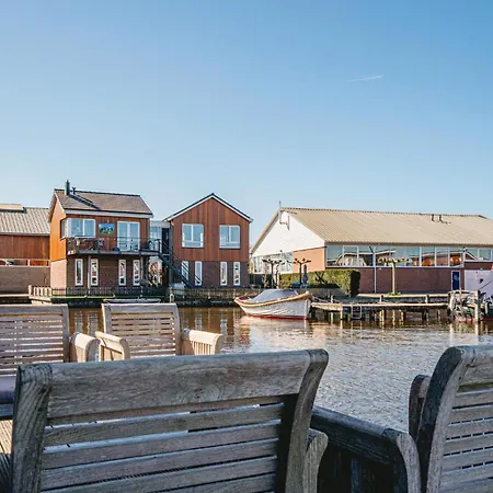 Ботель Woude 4*